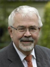 Redner: Dr. Helmut Becker - Wirtschaftswissenschaftler, Direktor des IWK, ehem. Chefvolkswirt von BMW