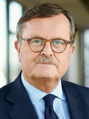 Redner: Prof. Dr. med. Frank Ulrich Montgomery - Vorsitzender des Weltärztebundes, ehem. Präsident der Bundesärztekammer und Ehrenvorsitzender des Marburger Bundes