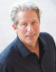 Redner: Oliver Leisse - Trend- und Zukunftsforscher, strategischer Berater, Buchautor